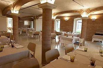 Boiardo Hotel Скандиано